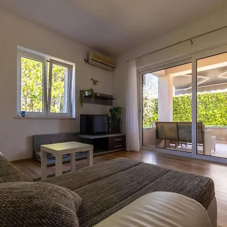 Apartman Near In Vantacici-insel Krk 55367 Vantačići